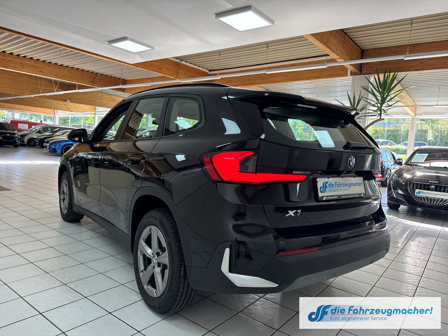 Fahrzeugabbildung BMW X1 20 d xDrive Park-Assistent Navi Digitales Coc