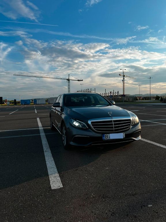 Image of Mercedes-Benz 220