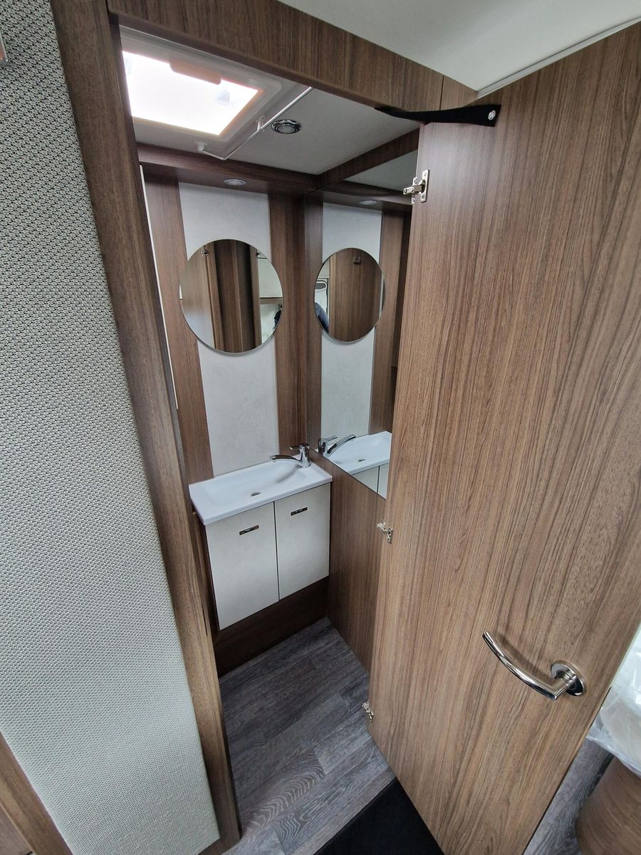 Fahrzeugabbildung Tabbert Cazadora 460 E 2.3