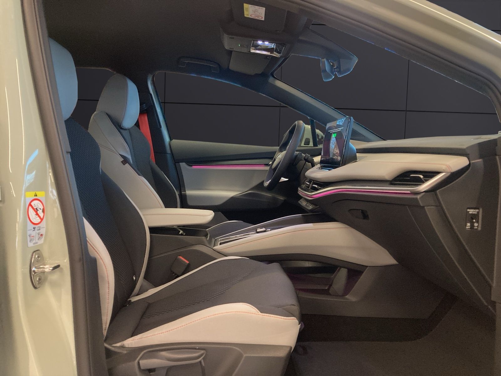 Fahrzeugabbildung SKODA Elroq 85 Lodge AHZV MATRIX NAVI  AREA VIEW ACC