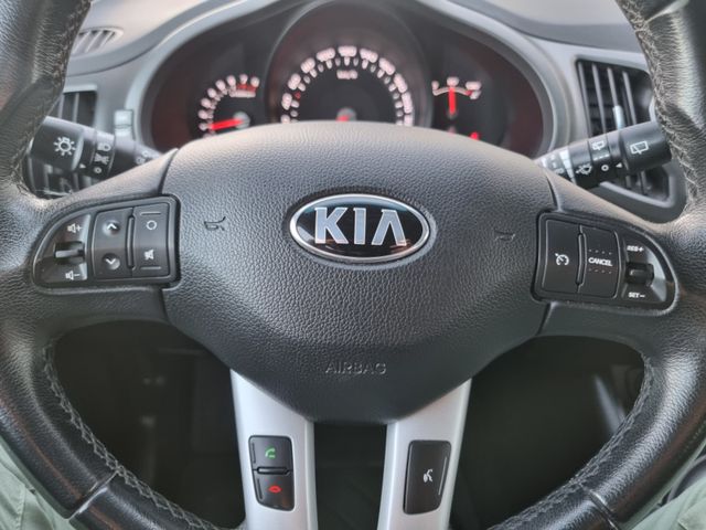 Kia Sportage Spirit 2WD*Xen*Navi*AHK*Kamera*SHZ*PDC*