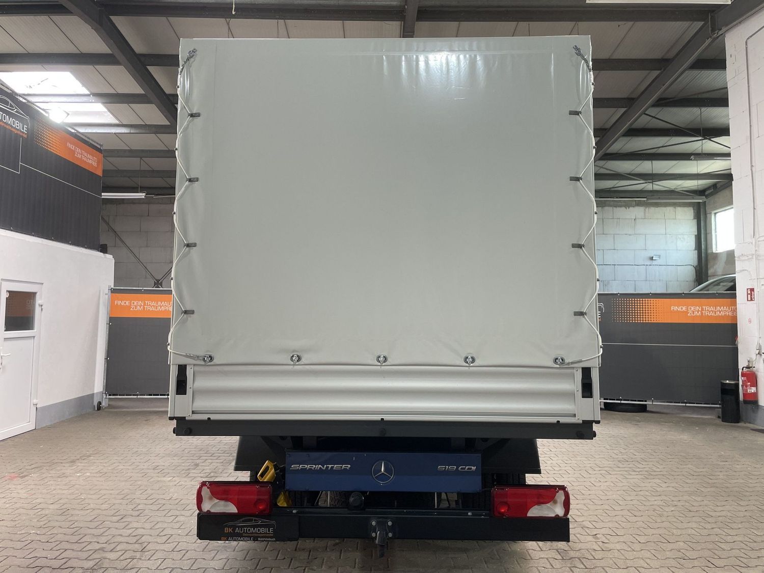 Fahrzeugabbildung Mercedes-Benz Sprinter 519 CDI RWD L3 Pritsche m. Plane #Tempo