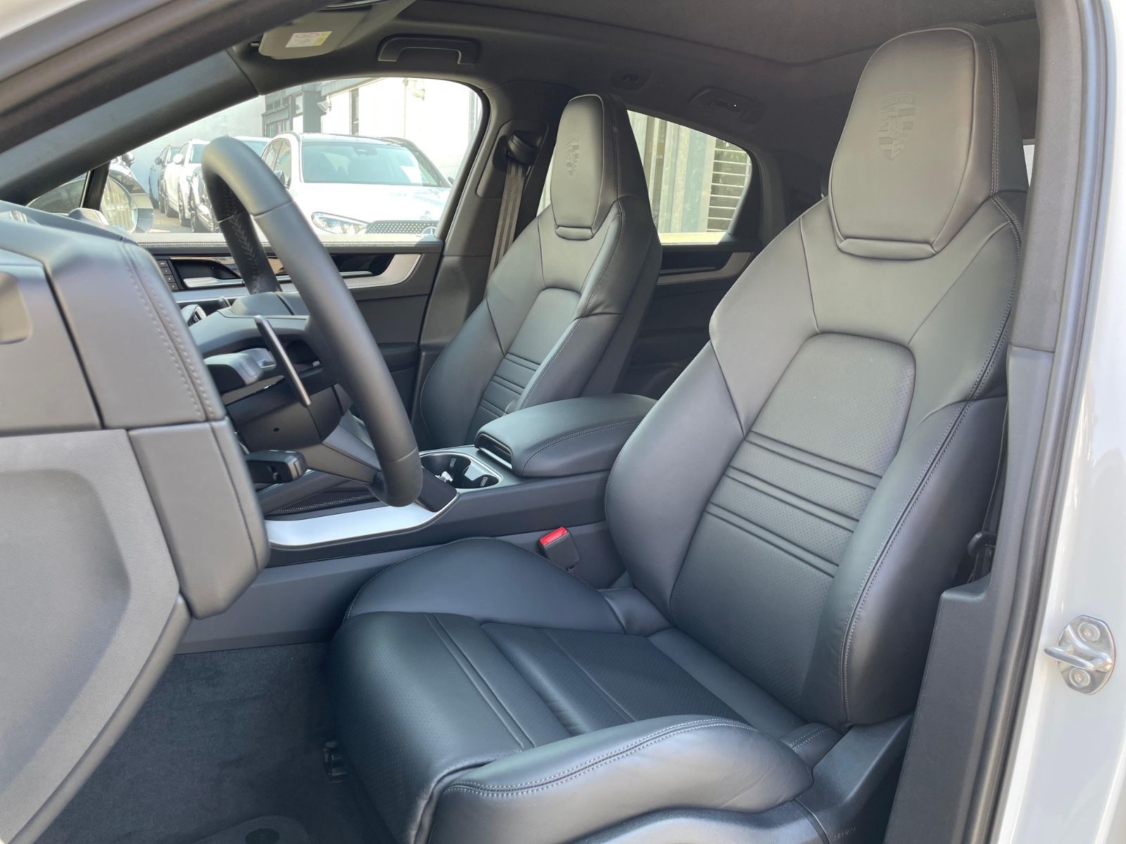Fahrzeugabbildung Porsche Cayenne E-Hybrid Coupé |ACC|360°|SportDesign|22"