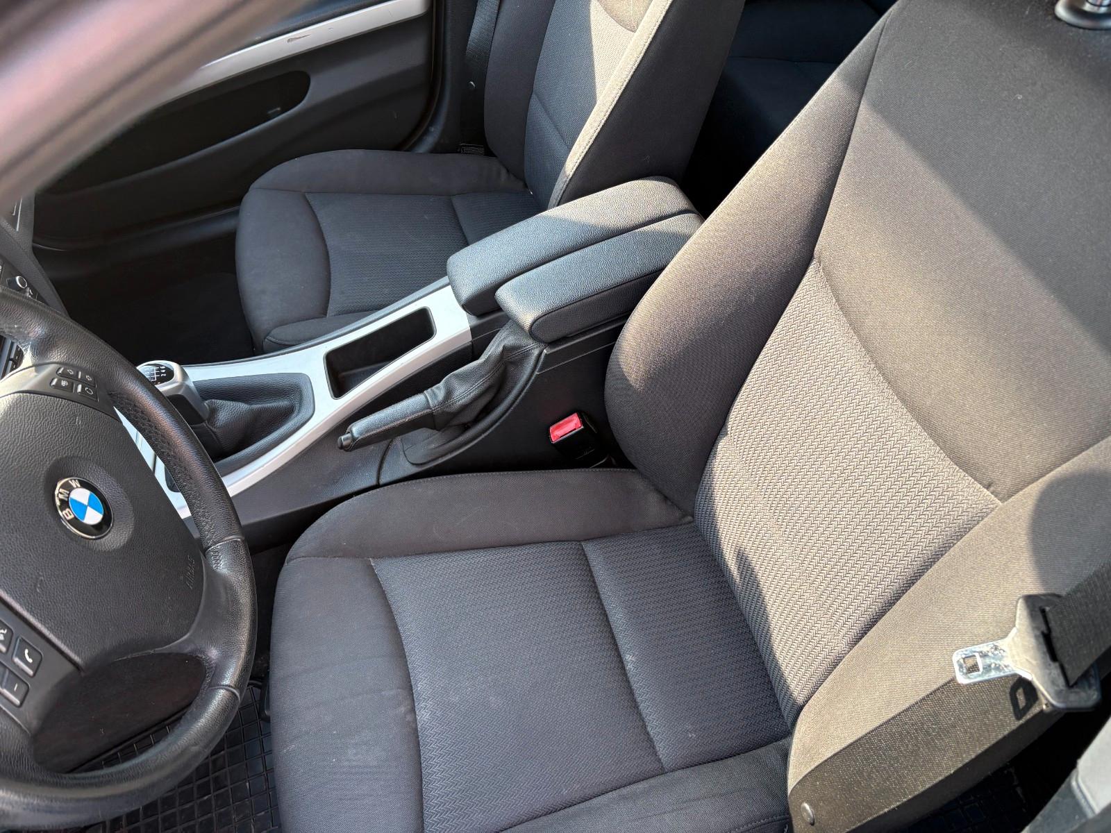 BMW 318 2012 — photo 11