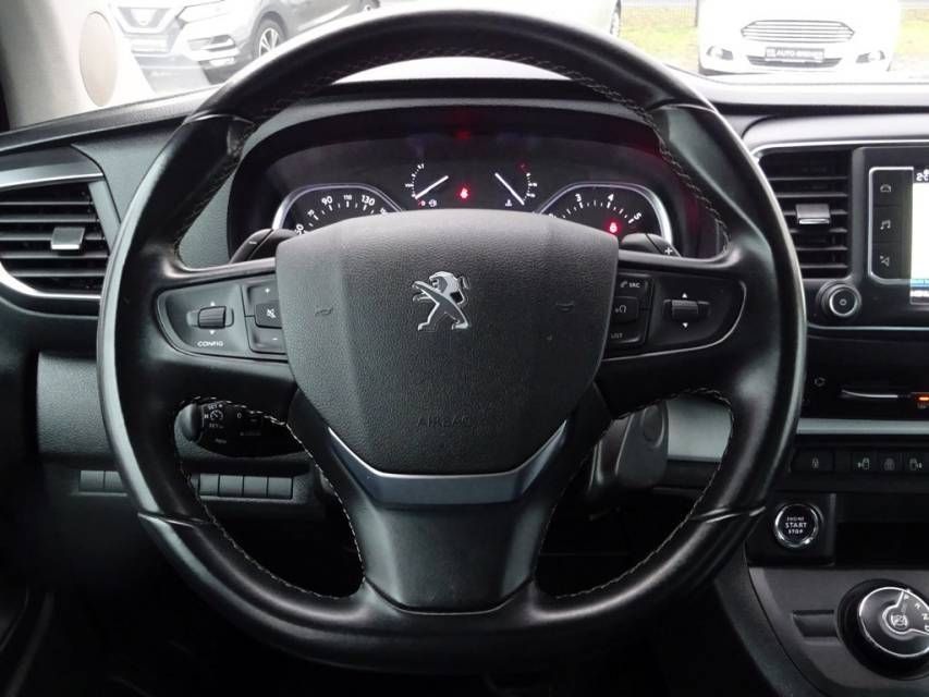 Fahrzeugabbildung Peugeot Expert Traveller 2.0 HDi L2 Business VIP+HeadUp+