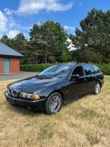 BMW 520i A touring - - BMW 520 aus 2002: Kombi