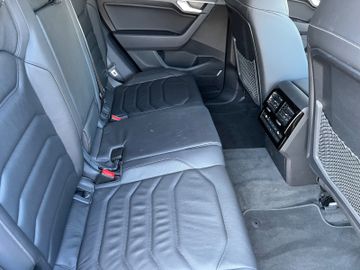 Volkswagen Touareg - 8