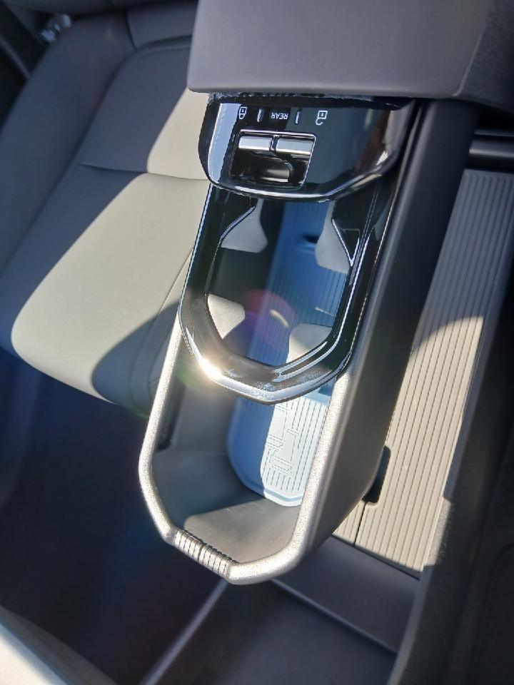 Fahrzeugabbildung Volvo EX30 Ultra 2WD Pure Electric