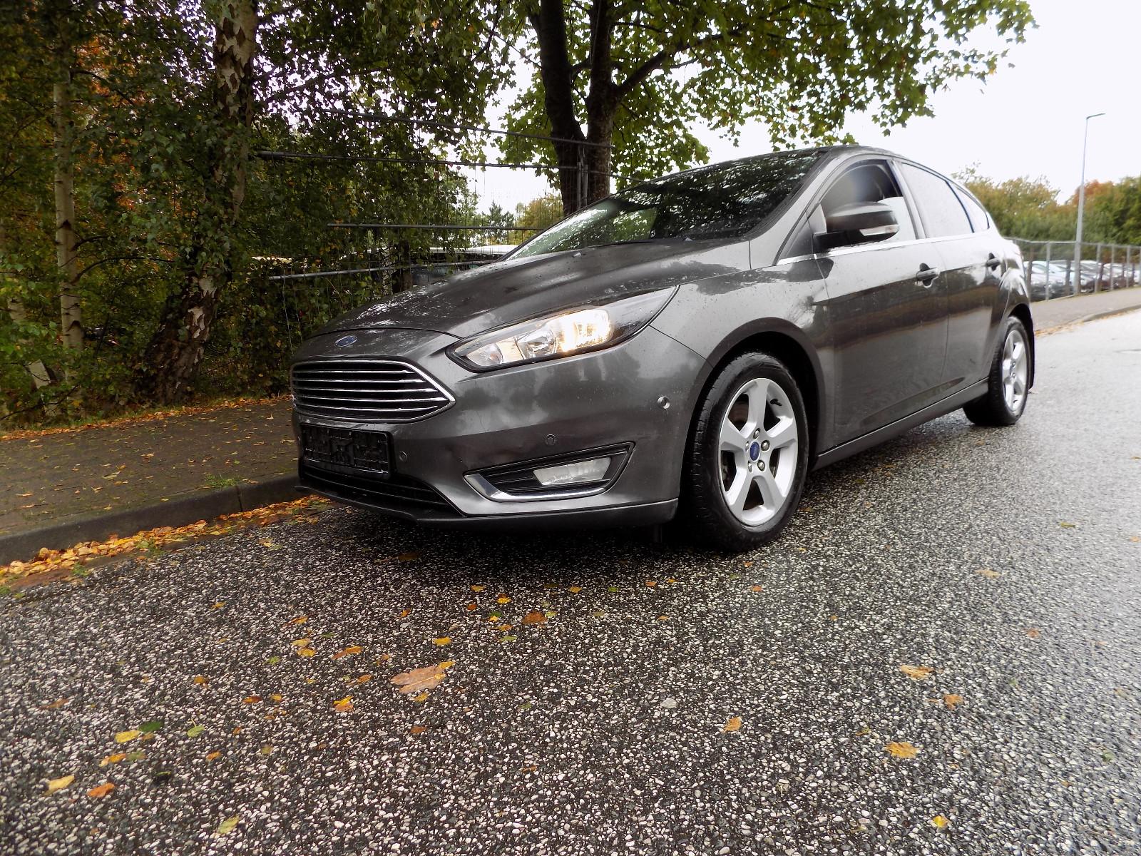 Ford Focus Lim. Titanium HU+ NEU