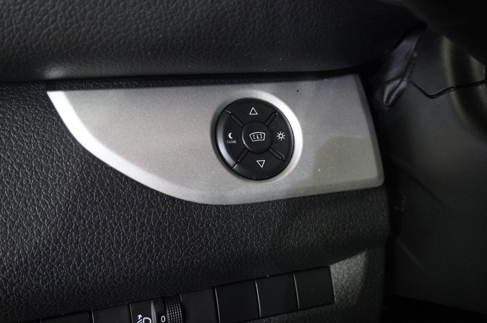 Fahrzeugabbildung Opel Zafira Life 2.0D "M" EDITION 8-SITZ NAVI/HUD/DAB