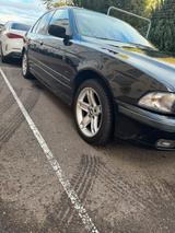 BMW E 39 528i - BMW 528: E39