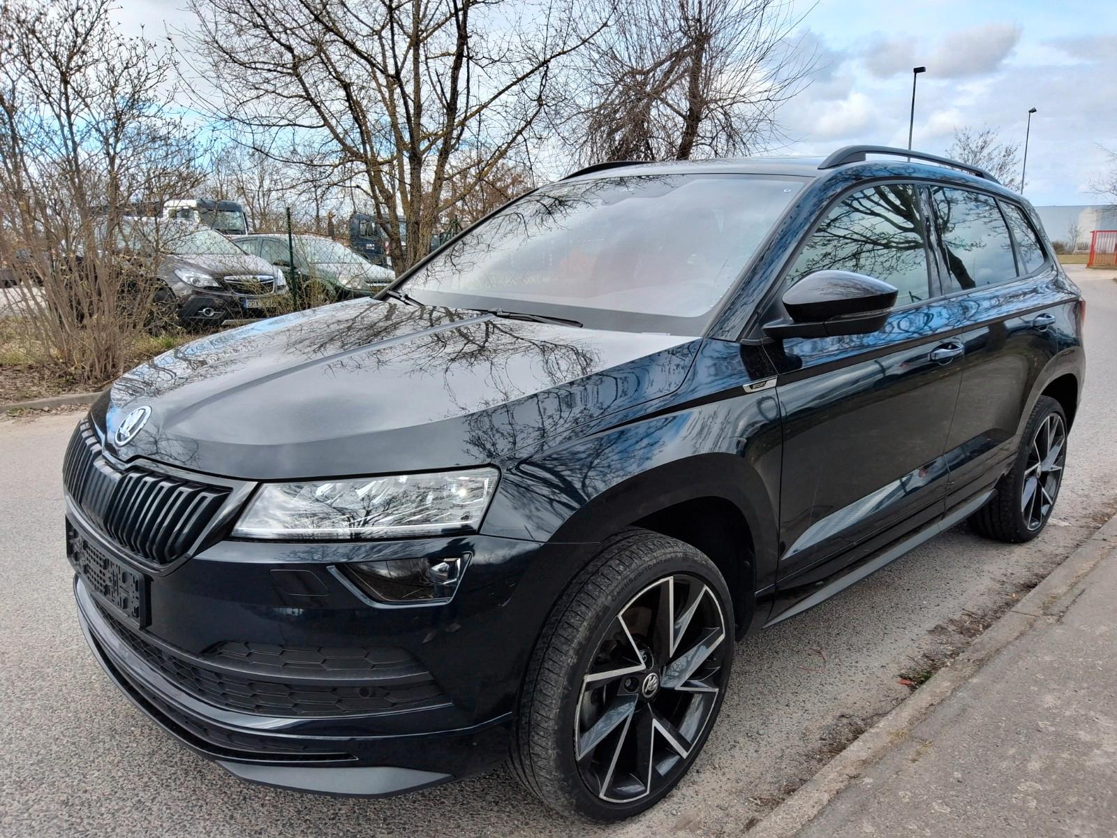 Skoda Karoq  / DSG/ SPORTLINE/SHZC/CAM/PANO/AHK