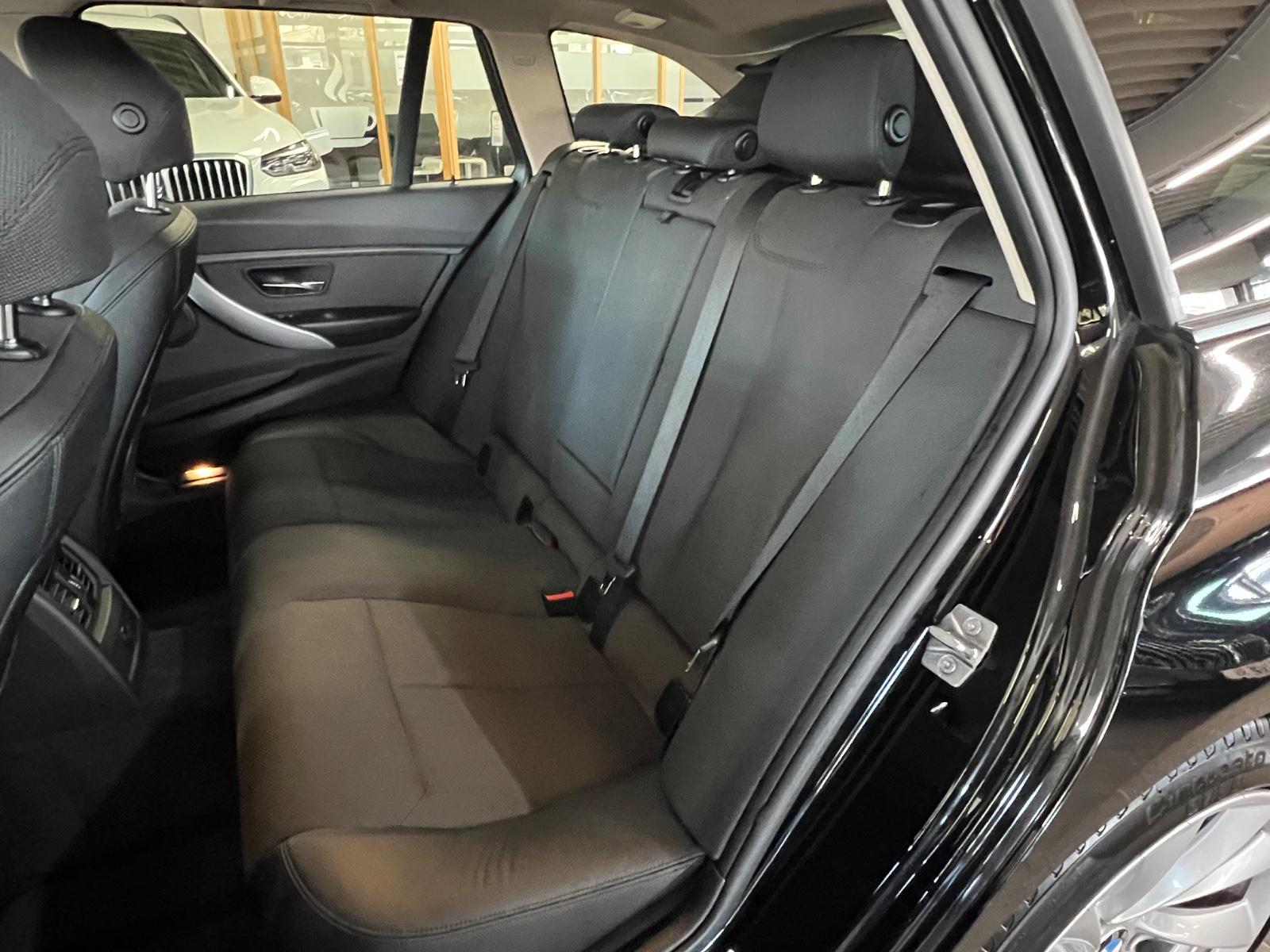 BMW 320 d T xDrive Modern AHK+Bi-Xe+AMB+Keyless uvm