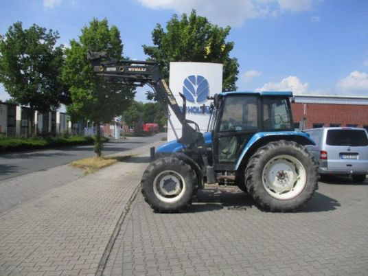 New Holland 5635