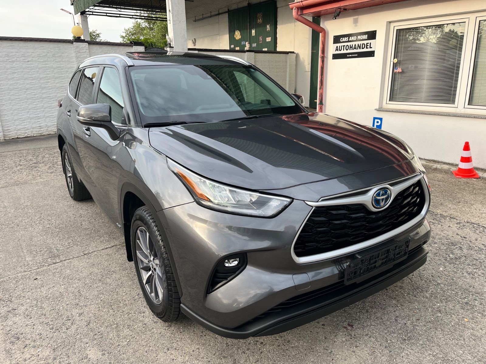 Toyota Highlander 2.5 Hybrid 4x4 Schiebedach 8 Sitze