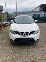 Mitsubishi NISSAN QASHQAI - Mitsubishi mit Diesel-Antrieb: Limousine