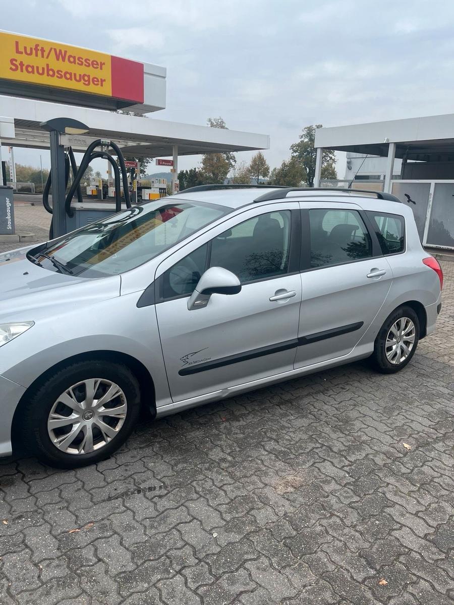 Peugeot 308, 2011