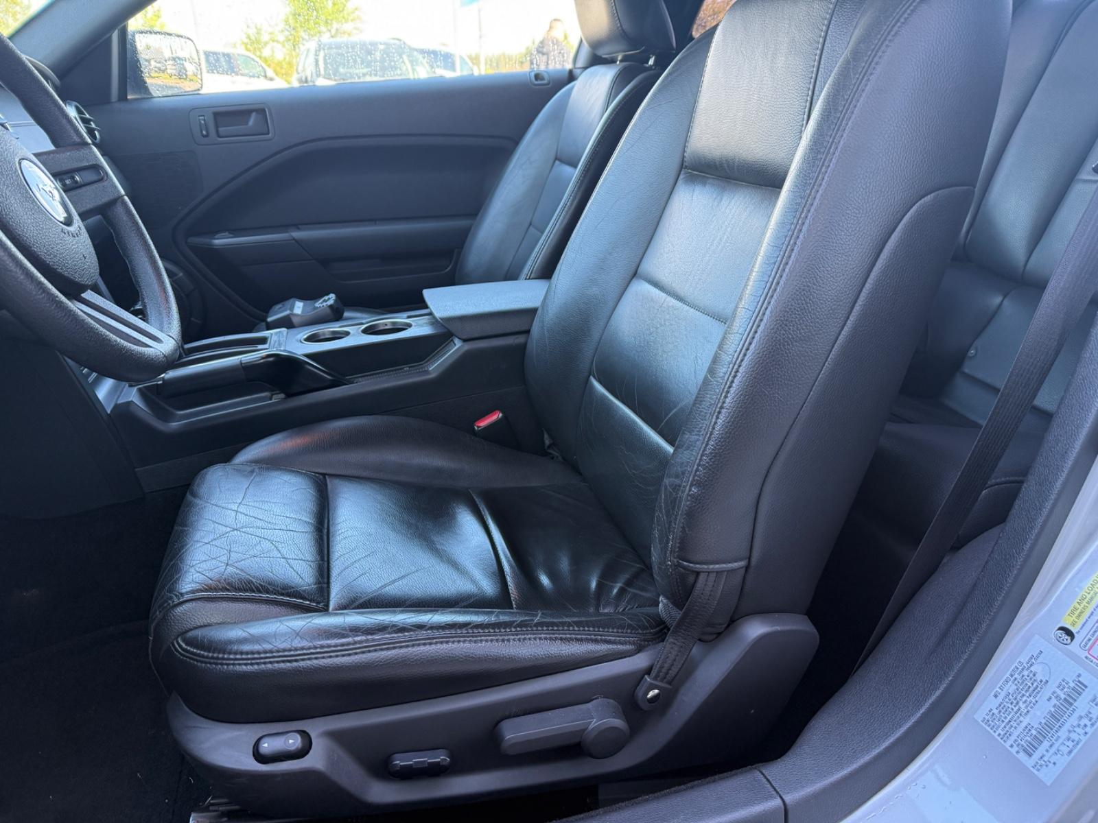 Ford Mustang Coupé 4.0 V6 290ch - Climatisation - Carnet entretien - Vitres teintés - Pneus été