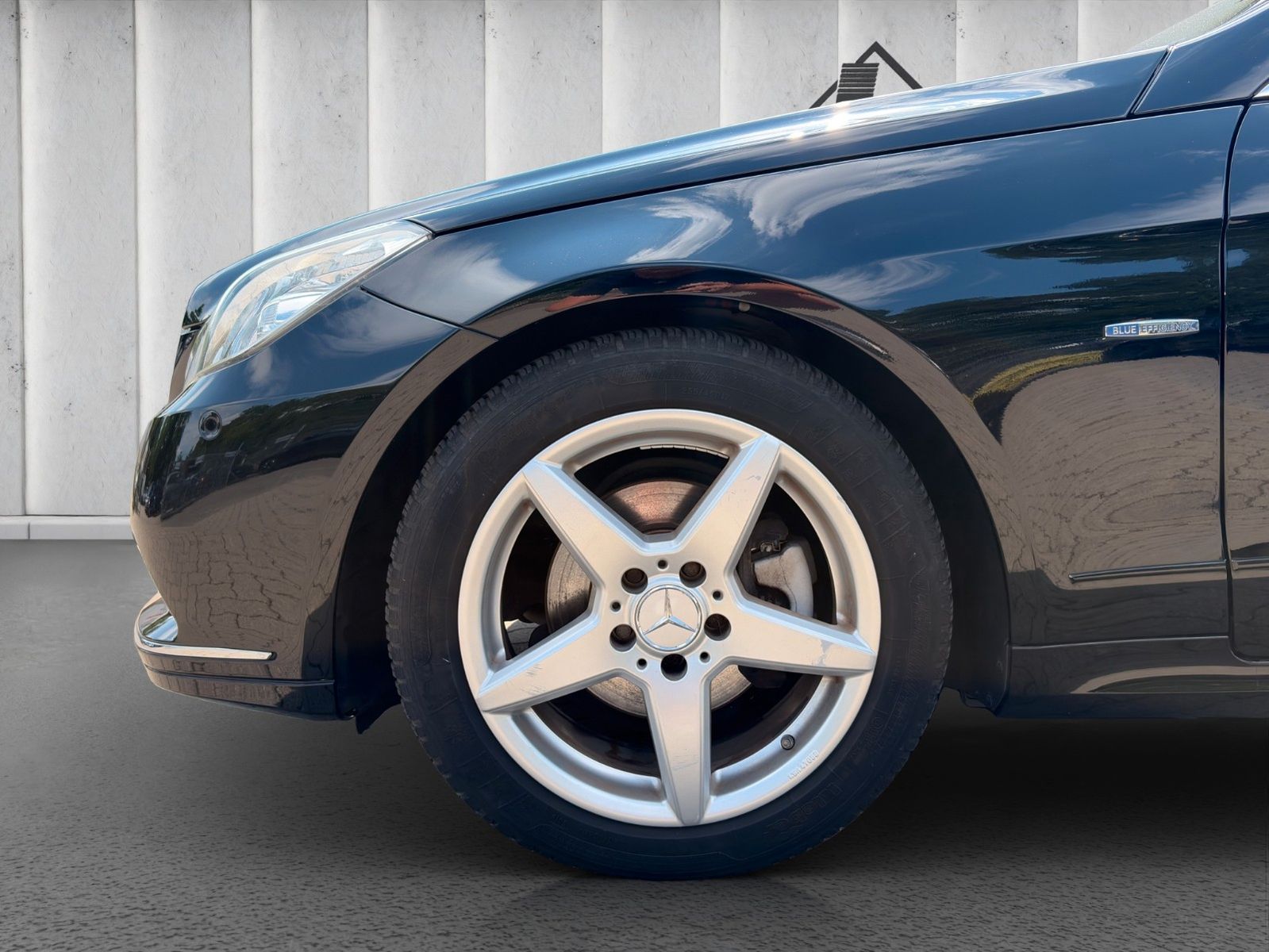 Fahrzeugabbildung Mercedes-Benz E 200 E Coupe CGI BlueEfficiency