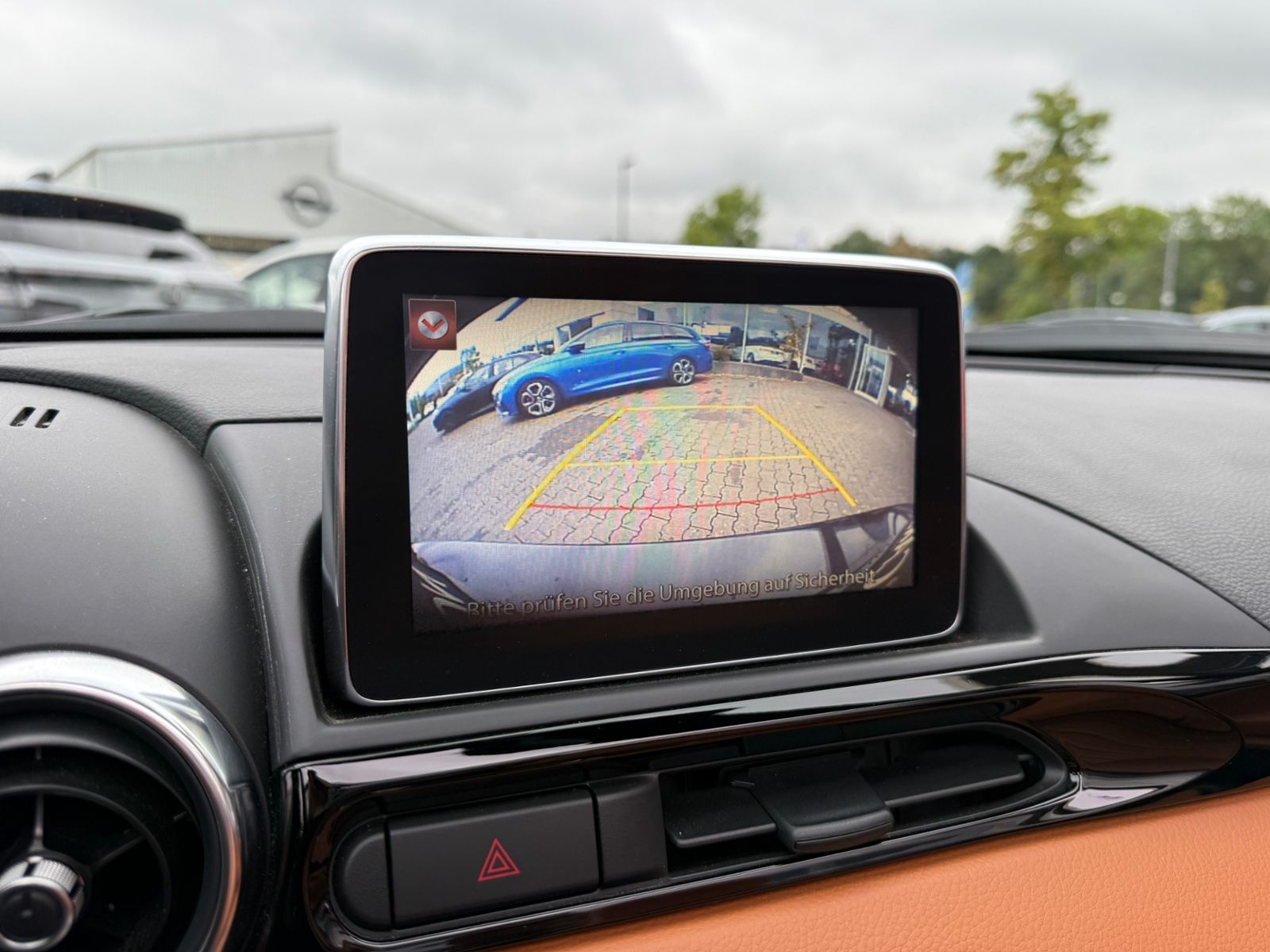 Fahrzeugabbildung Fiat 124 Spider Lusso KAM LED NAVI