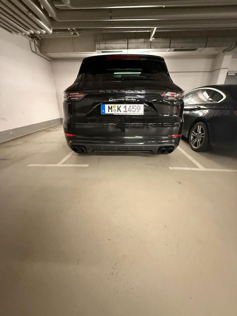 Fahrzeugabbildung Porsche Cayenne Turbo Matrix*Hinterachslenkung*Garantie