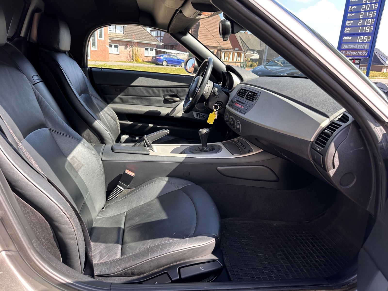 Fahrzeugabbildung BMW Z4 Roadster 2.2i Xenon/Leder/GRA/HiFi/PDC/Klima