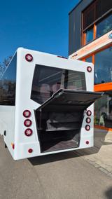 Mercedes-Benz 30 Sitzer Schul- Transferbus 519 Vorlauffahrzeug - Abschleppwagen