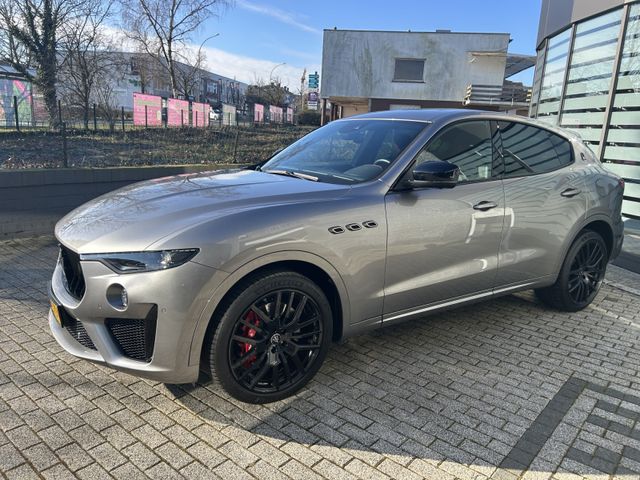 Maserati Levante 3.8 V8 BI-TURBO GTS 550 CV