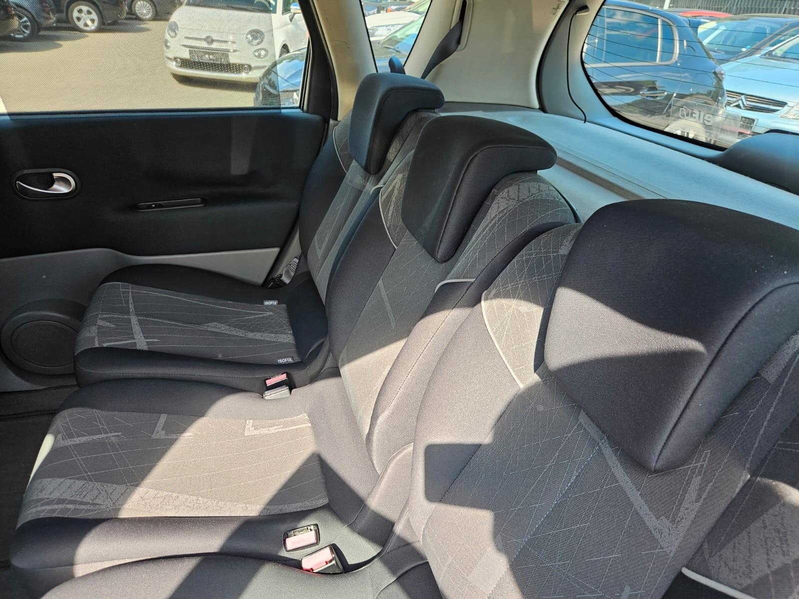 Renault Scenic 2006 — photo 16