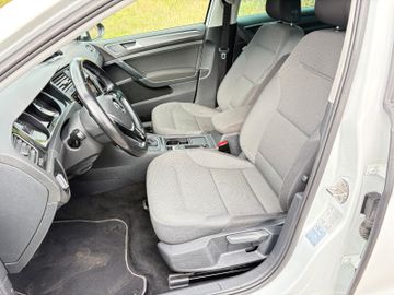 Volkswagen Golf - 11