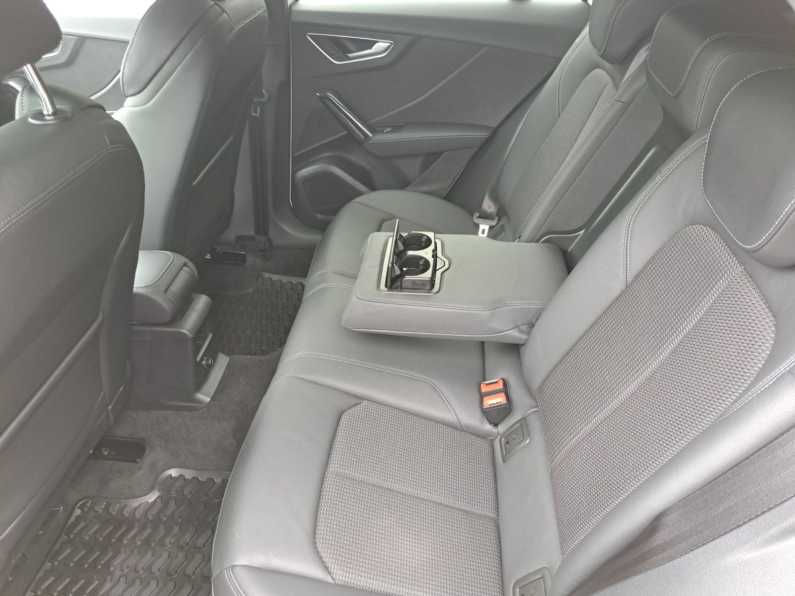 Audi SQ2 - Bild 13