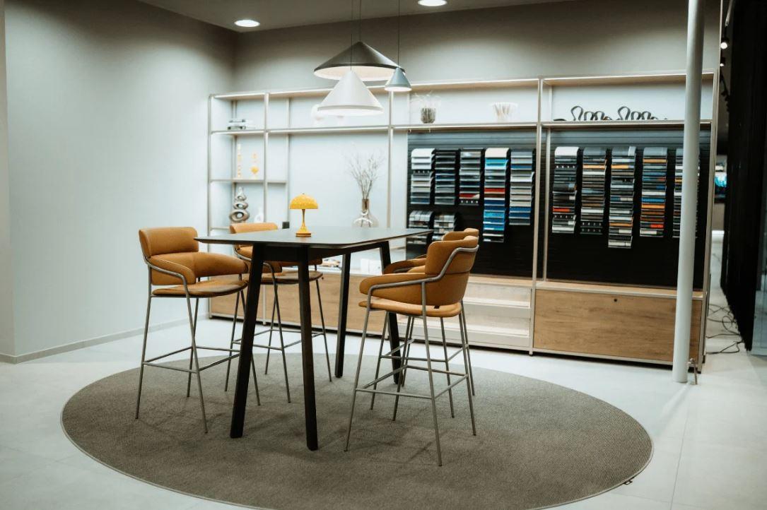 showroom-image-top