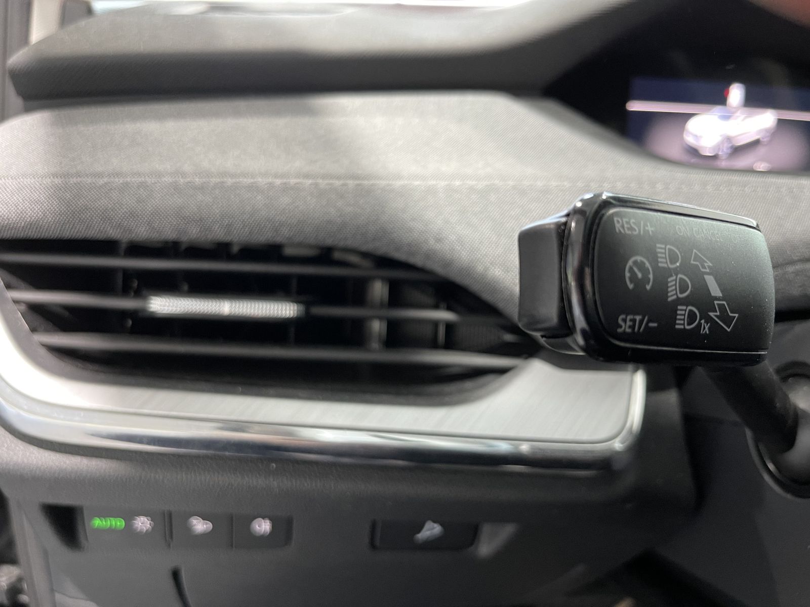 Fahrzeugabbildung SKODA Enyaq 60 Loft*AHK*LED-Matrix*