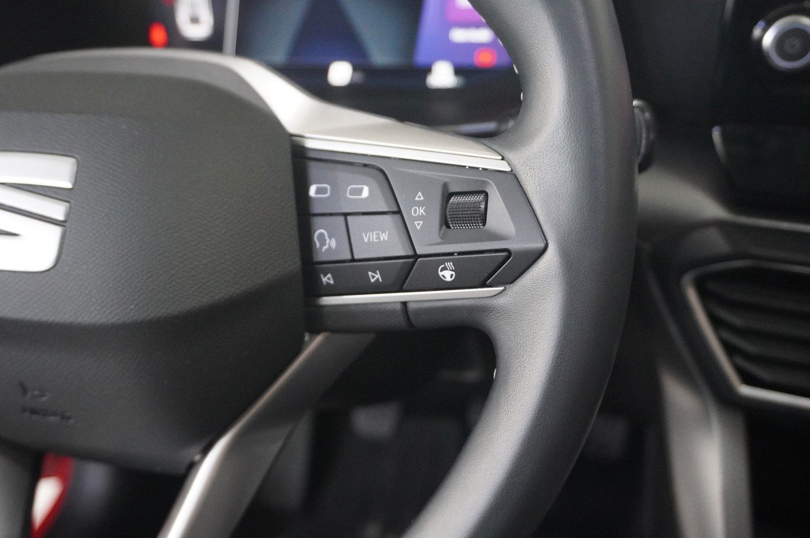 Fahrzeugabbildung SEAT Leon ST 2.0 TSI STYLE NAVI/LED/KAMERA/VIRT./DAB+