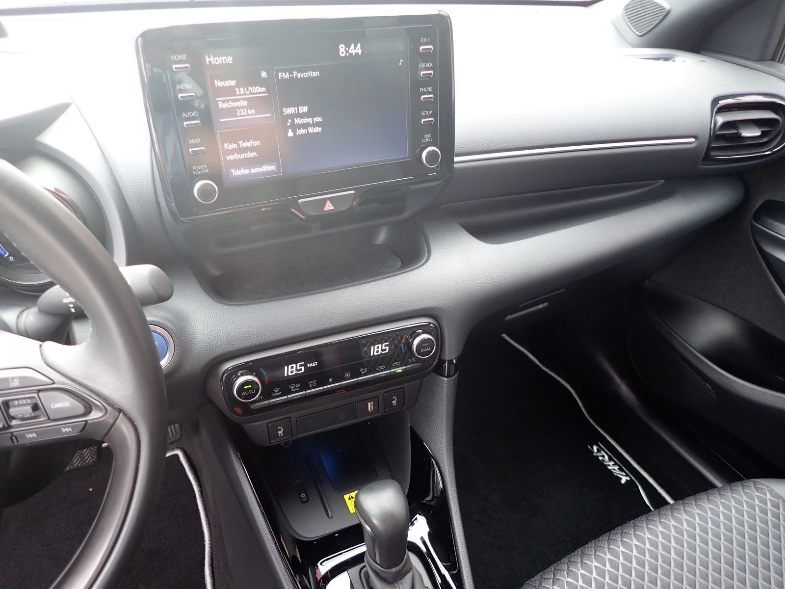 Fahrzeugabbildung Toyota Yaris 1.5 Hybrid Premiere Edition, HUD,ACC