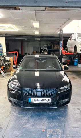 Skoda Superb 3 4x4 280PS Sportline,AHK,DLA...