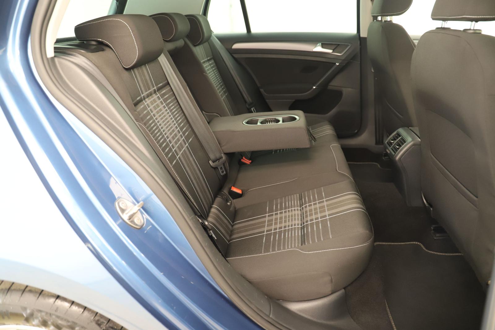 Volkswagen Golf 7 1.6 TDI 110PS Lounge BMT Pano Navi
