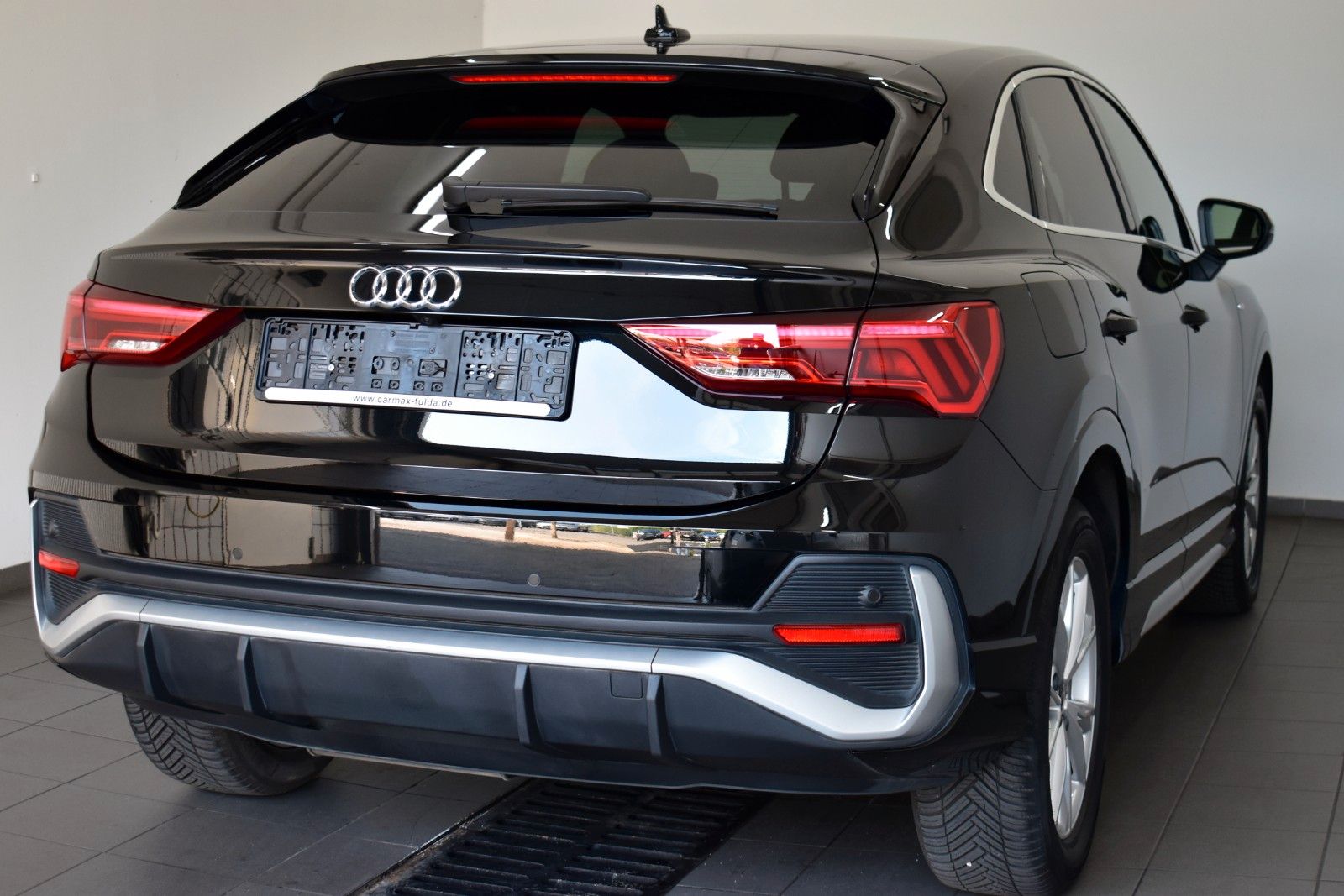 Fahrzeugabbildung Audi Q3 Sportback 35 TDI S line Leder,Navi,LED,Kamera