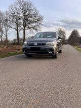 Volkswagen Tiguan 2.0 TSI 162kW DSG 4MOTION Highline Hi... - Volkswagen Tiguan mit Benzin-Antrieb: Teilleder