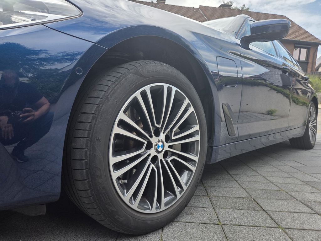 Image of BMW 530