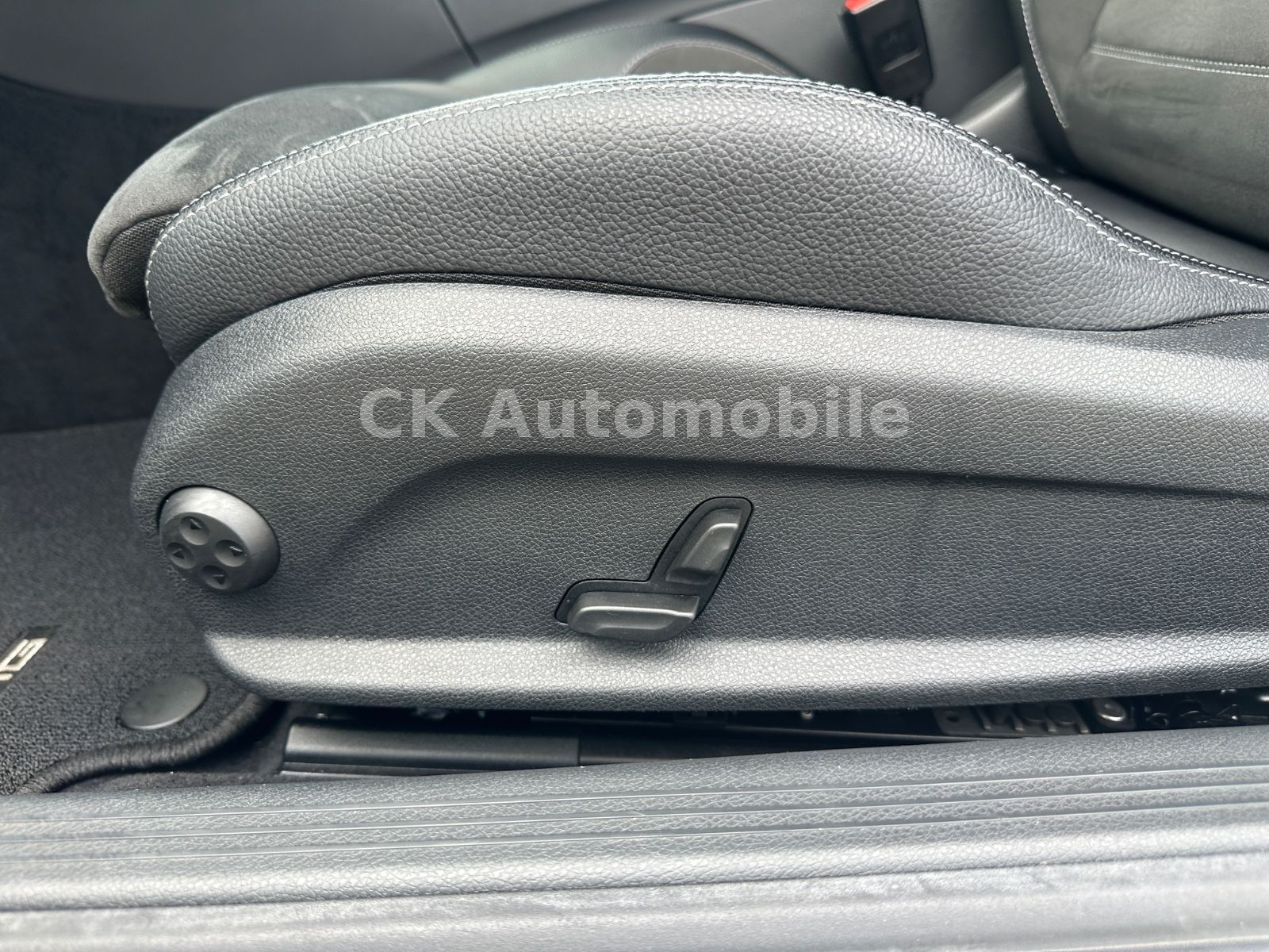 Fahrzeugabbildung Mercedes-Benz C200 Cabrio AMG-Line/Navi/ILS LED/Tempomat