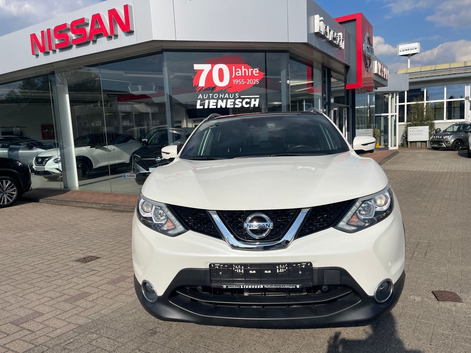 Fahrzeugabbildung Nissan Qashqai 1.2 DiG-T Tekna Autom. Pano/Allwetter