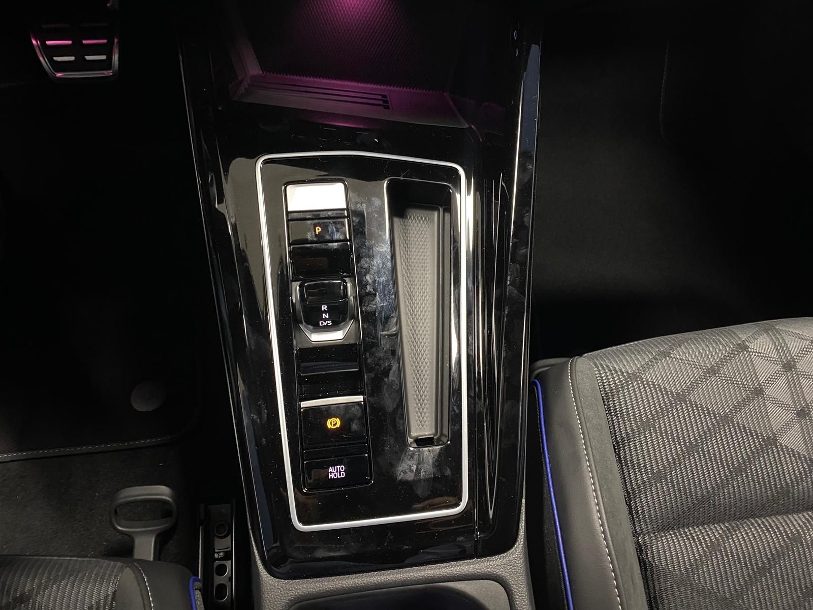 Fahrzeugabbildung Volkswagen Variant 2.0 TSI 4Mot R-Line BlackStyle+AHK+MATRI