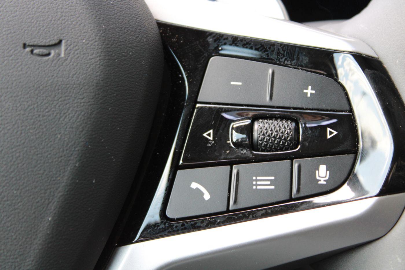 BMW 318i Limousine Navi LED ACC Kamera DAB Ambiente