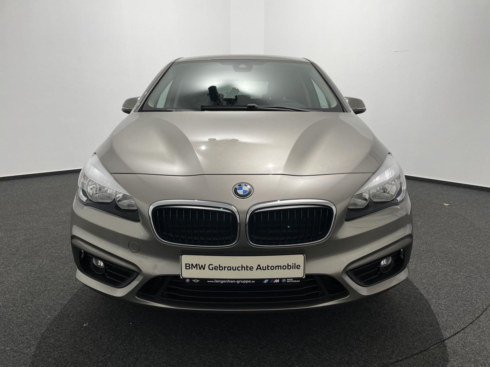 BMW 220i Active Tourer Advantage Tempomat AHK schw.