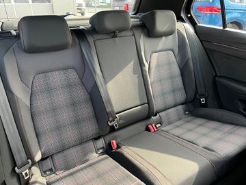 Volkswagen Golf VIII GTI 2,0l TSI 245 PS 7-Gang-DSG