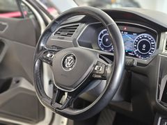 Fahrzeugabbildung Volkswagen Tiguan Allspace Highline 4Motion (PANO/360°CAM/L