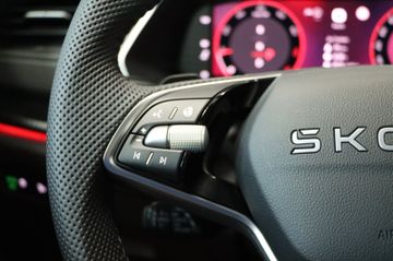 Skoda Octavia Combi 1.5 TSI Sportline Matrix AHK Navi