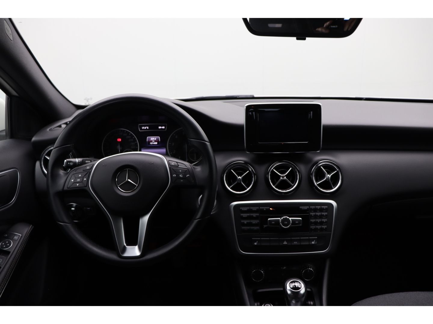 Fahrzeugabbildung Mercedes-Benz A 180 BlueEfficiency Kamera SHZ Teilleder