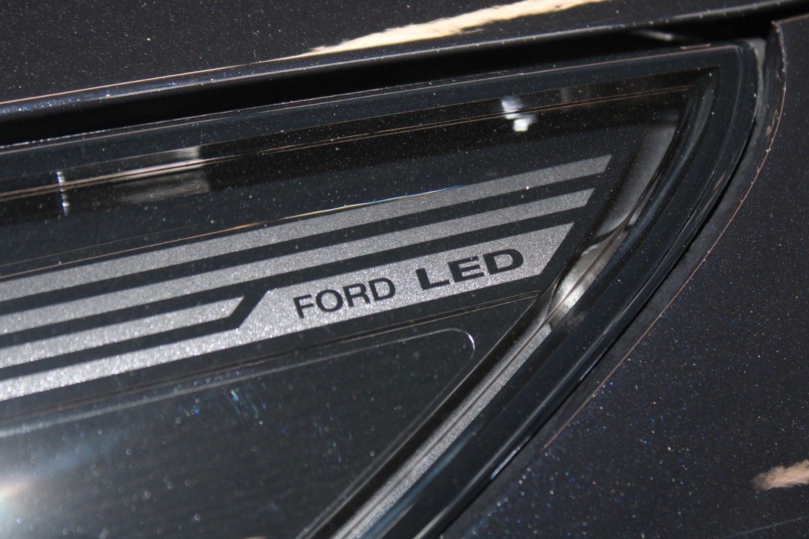 Fahrzeugabbildung Ford Kuga ST-Line X Automatik Panodach AHK Matrix LED